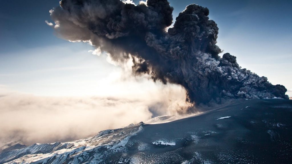 volcano-eruption-in-Iceland-in-2010-1024x576.jpg